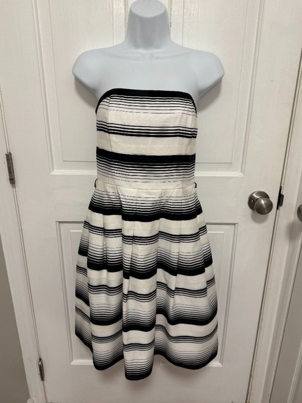 White House Black Market strapless Dress Size2